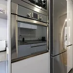 For You Rentals Spacious, Temporary, And Central 3-Bedroom Apartment Aca65