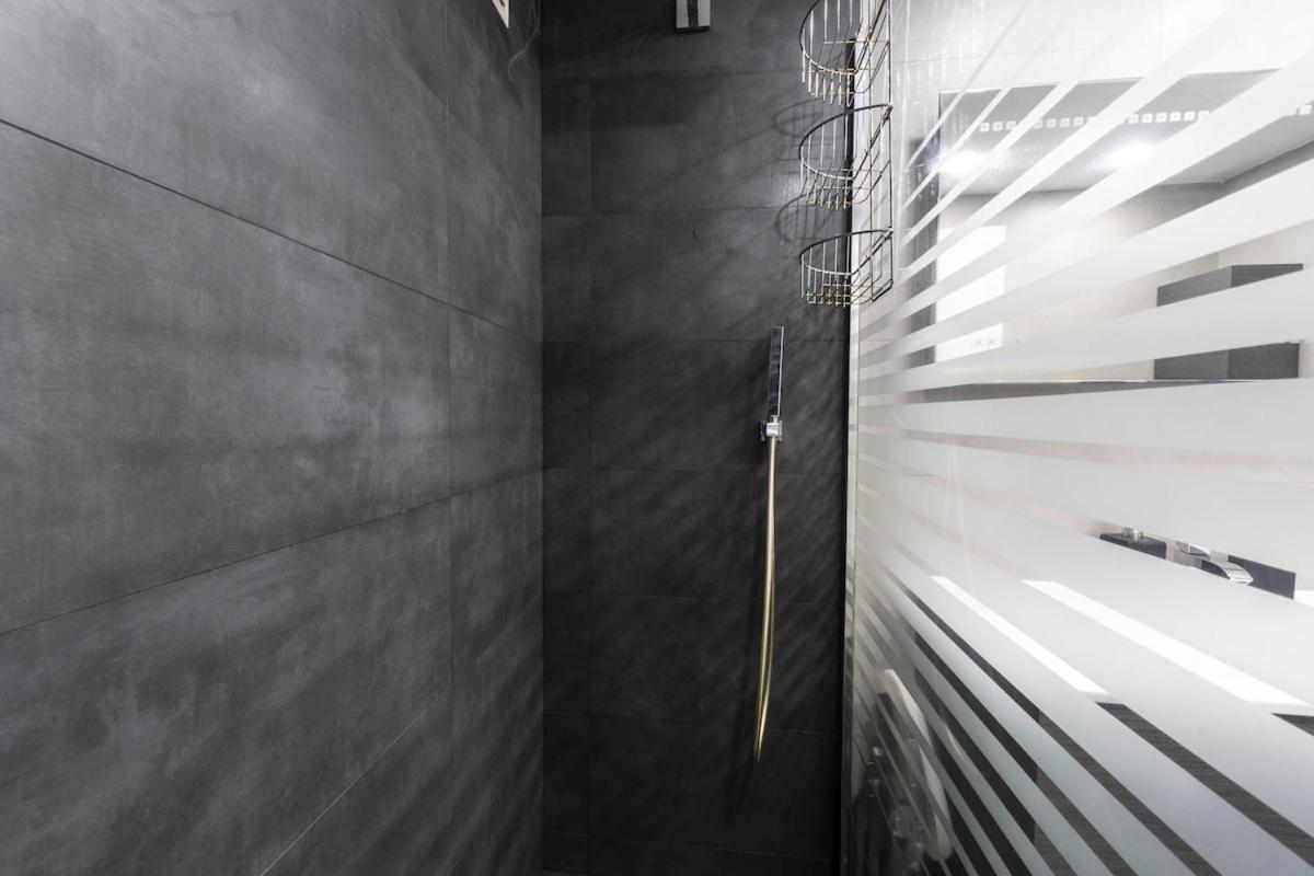 Apartamento For Spacious, Temporary, And 3-bedroom Aca65 Madrid