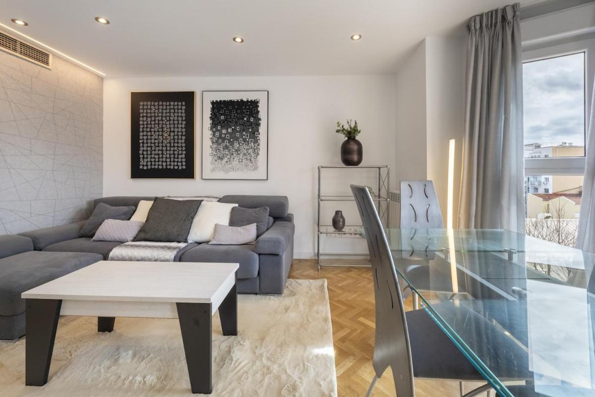 Apartamento For Spacious, Temporary, And 3-bedroom Aca65