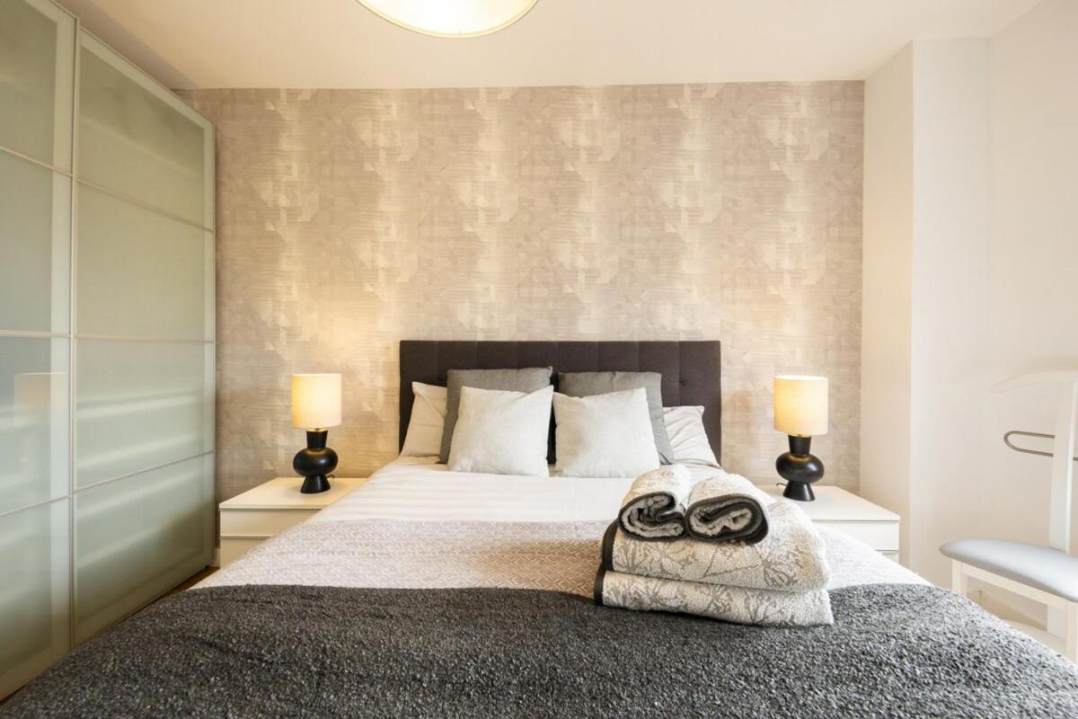 For Spacious, Temporary, And 3-bedroom Aca65 * Madri